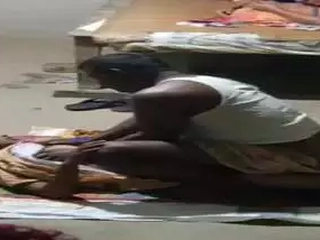 Neighbor tempts and has hump with his daughter-in-law in front of her mummy