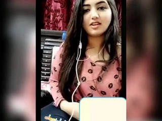 Indian gf flaunts her breasts in public