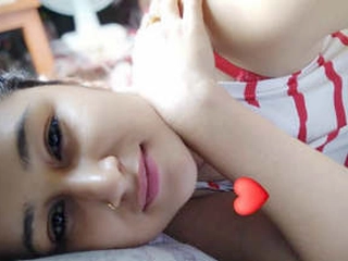 Lovely Indian girl thumbs herself in HD