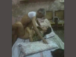 Pakistani father-in-law gets down and messy with his daughter-in-law