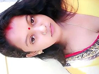 Shivani Singh, the cute freshly married Mumbai housewife, flaunts her navel in a semitransparent saree