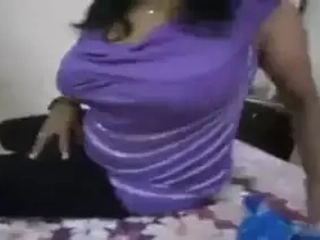 2 Tamil dolls providing a blowjob to a youthfull dude
