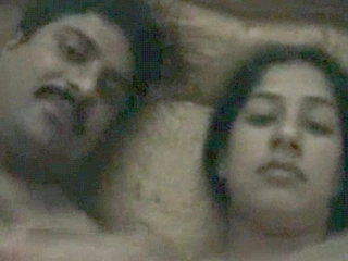 Assistant receives bj from her boss in MMS movie