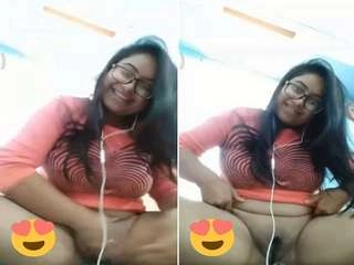 Sensational video of a hot Indian girl revealing her beaver on a video call
